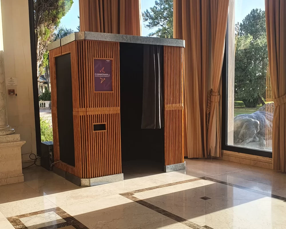 photo-booth-clasica-premium-live-shot-scaled.webp